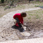 D'abord un trou avec de l'eau...